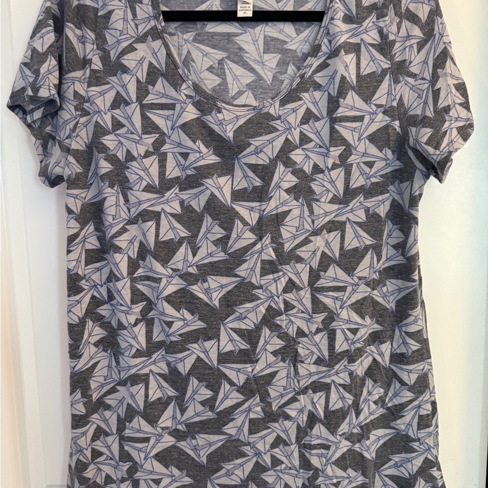 NWOT LuLaRoe Paper Airplane Tee Size XL